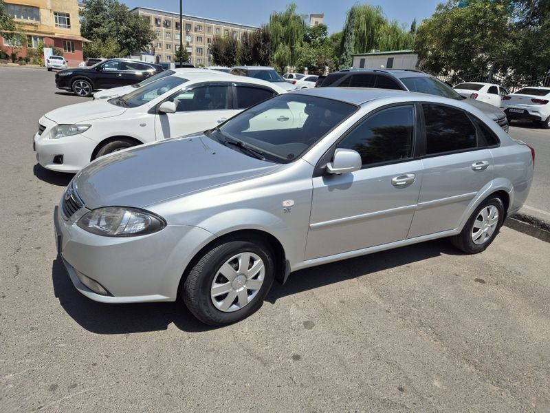 Daewoo GENTRA mexanika, metan, toza, 1 qoʻl Daewoo GENTRA mexanika, metan, toza, 1 qoʻl
