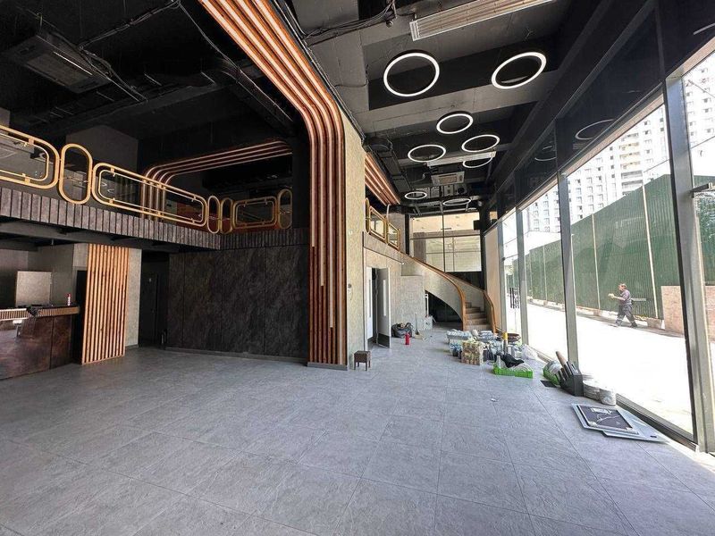 Кафе ресторан ЖК Акай Сити 1-2 этаж 250 м² без ремонта вдоль дороги
