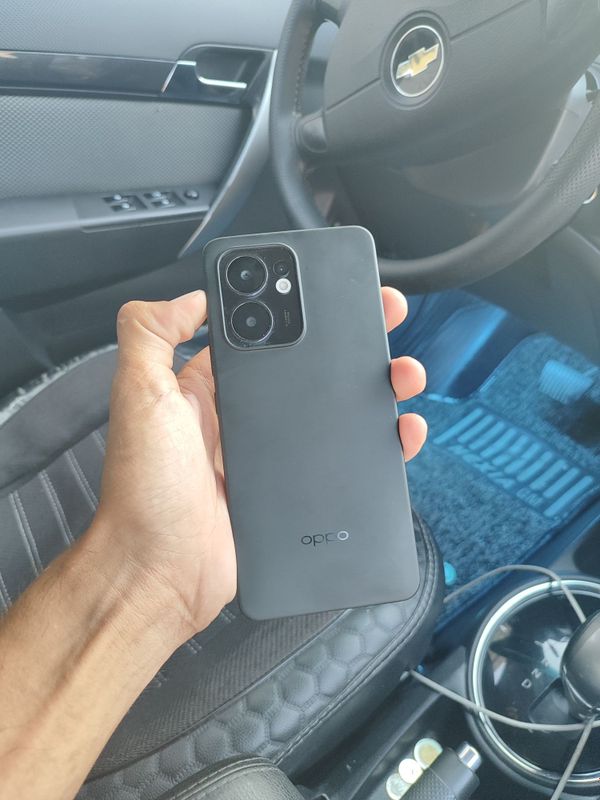 Oppo Reno 13 f sotiladi. Oppo Reno 13 f sotiladi.