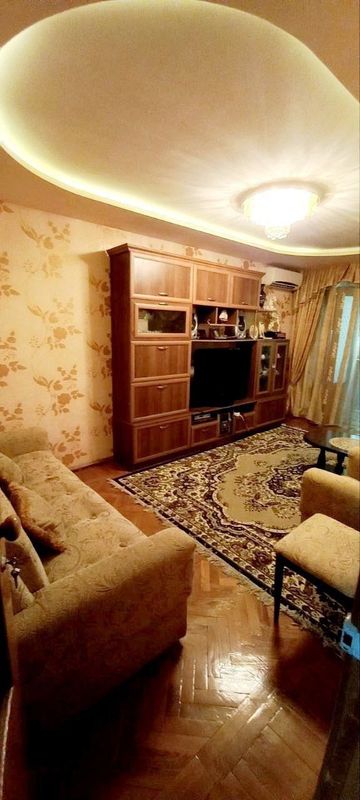 Сдаётся в аренду 3 комнатная квартира в центре Сдаётся в аренду 3 комнатная квартира в центре