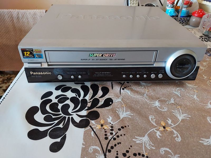 Видемагнитофон Panasonic модель NV - SJ 30 AM Видемагнитофон Panasonic модель NV - SJ 30 AM