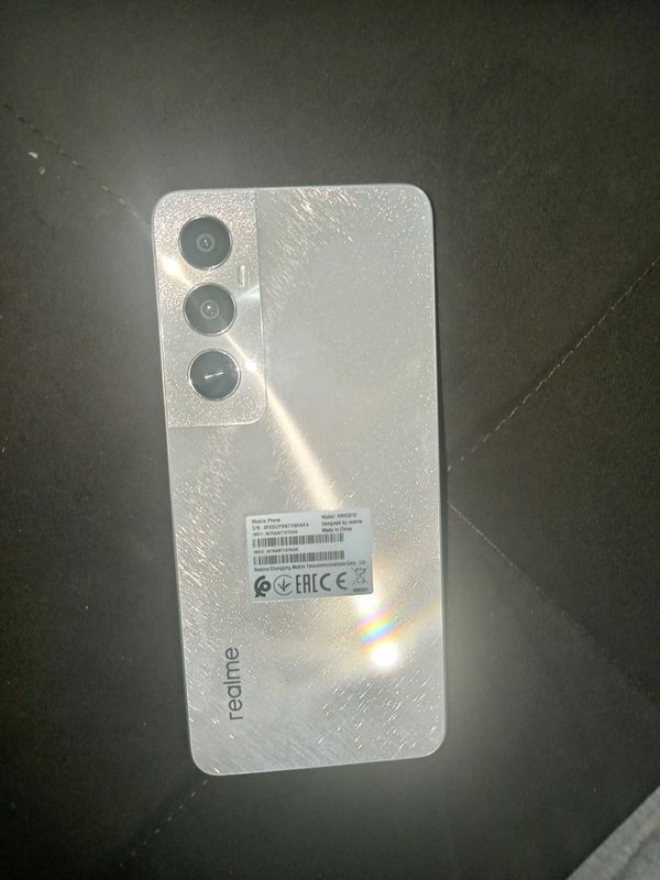 Realme c65 8/256G 7 oy ishlagan karobka bor Realme c65 8/256G 7 oy ishlagan karobka bor