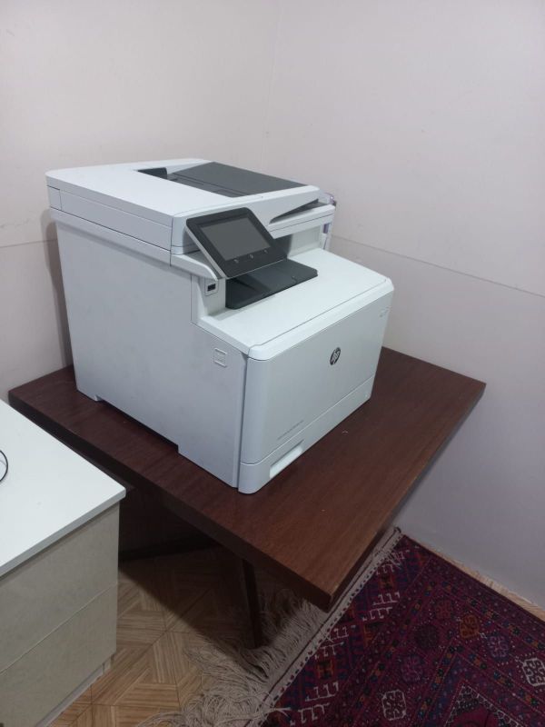 Продаётся Цветной принтер 5в1 hp color laserjet cm6040f mfp