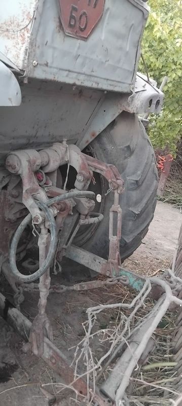 Traktor sotiladi holati yaxshi 30 mln Traktor sotiladi holati yaxshi 30 mln