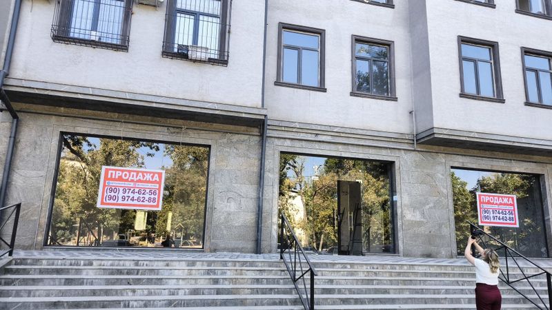Продается коммерческое помещение Массив Ялангач 652кв.м 2 линия