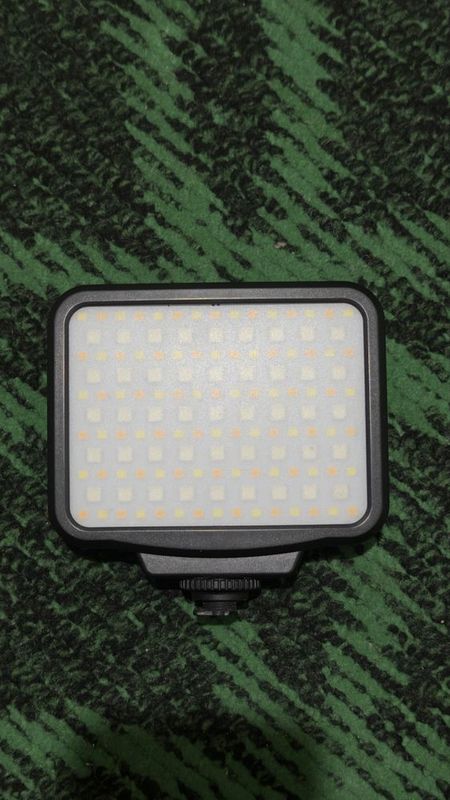 Led rgb svet tezda sotiladi. Led rgb svet tezda sotiladi.