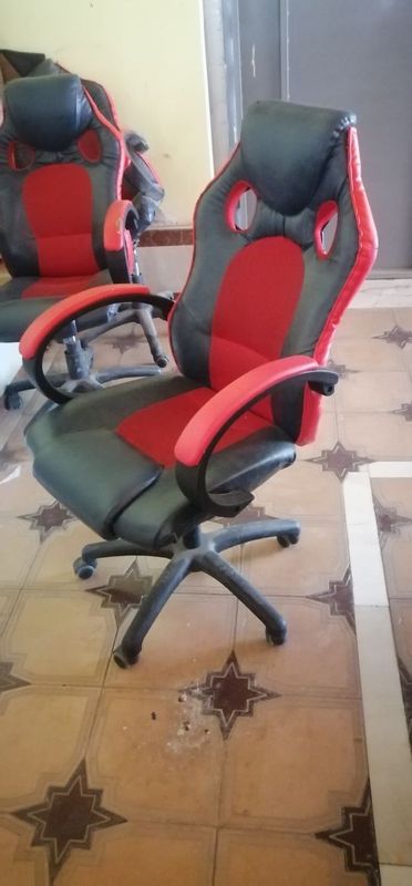 Игровое кресло компьютерное Игровое кресло компьютерное