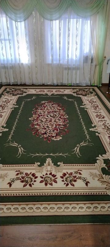 Gilam parda sotiladi
