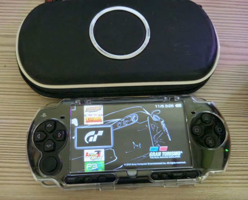 PSP 2000 30GB с популярными играми PSP 2000 30GB с популярными играми