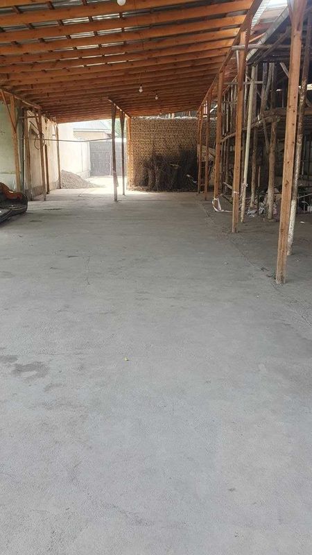 Asaka tumanida savdo va maishiy xizmat ko`rsatish binosi sotiladi