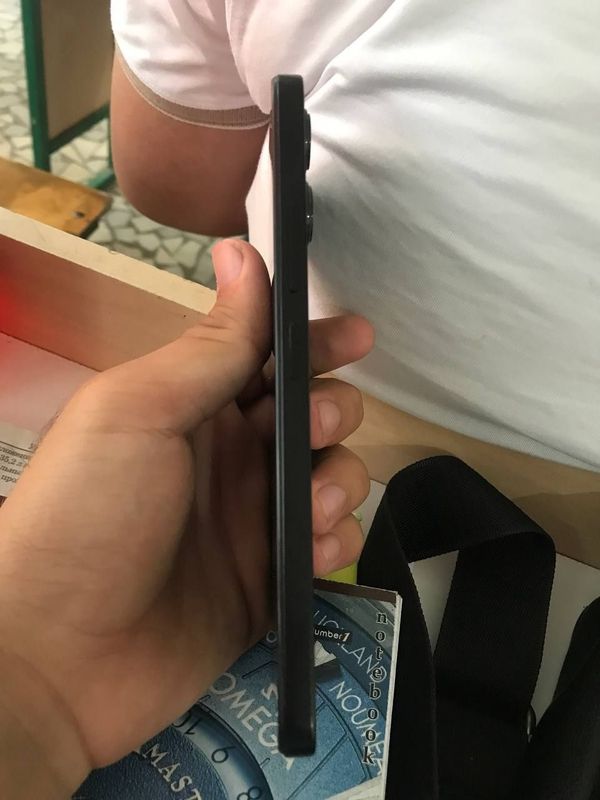 Redmi12 sotiladi karopka bor Redmi12 sotiladi karopka bor