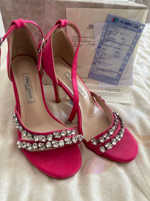 Jimmy choo yangi korobka dokument bor 37 razmer Jimmy choo yangi korobka dokument bor 37 razmer