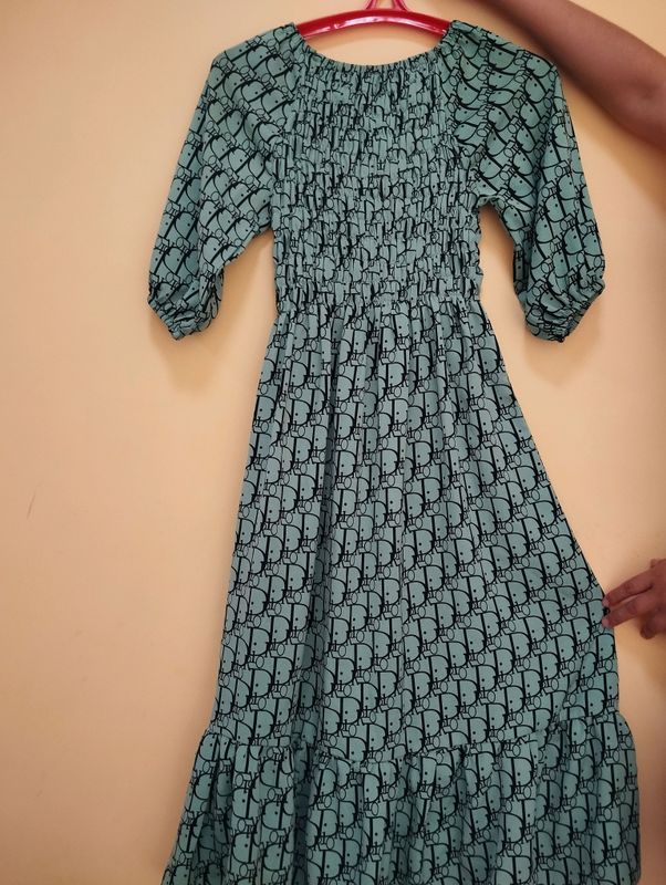 Yozgi va kuzgi ayollar un koʻylak,1 marta kiyilgan