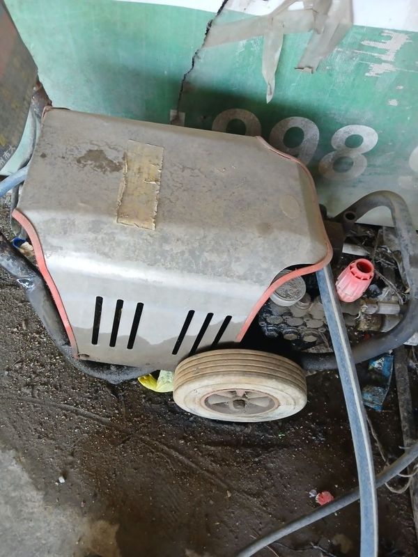 220 da ishlaydigan Karcher sotiladi 220 da ishlaydigan Karcher sotiladi
