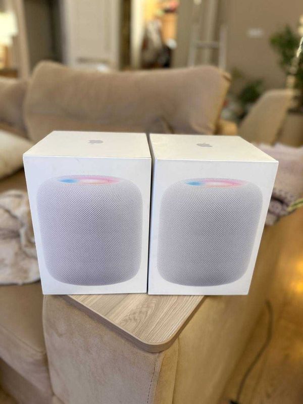 две Apple HomePods (белые)