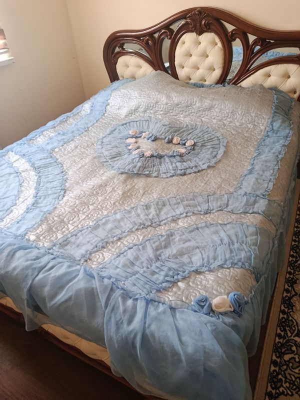 Divan sotiladi. Ortoped matrazli Divan sotiladi. Ortoped matrazli