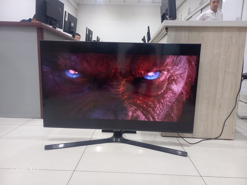 Телевизор Samsung UE43AU7500U