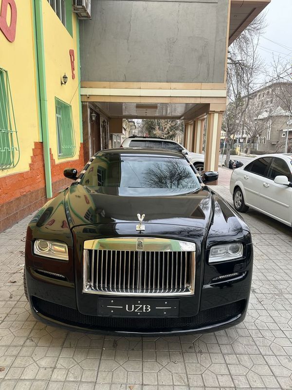 Chrysler & Rolls Royce gost Chrysler & Rolls Royce gost