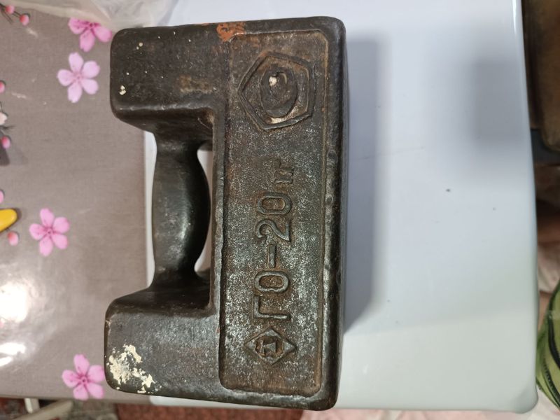 Гиря 20 кг продаю Гиря 20 кг продаю