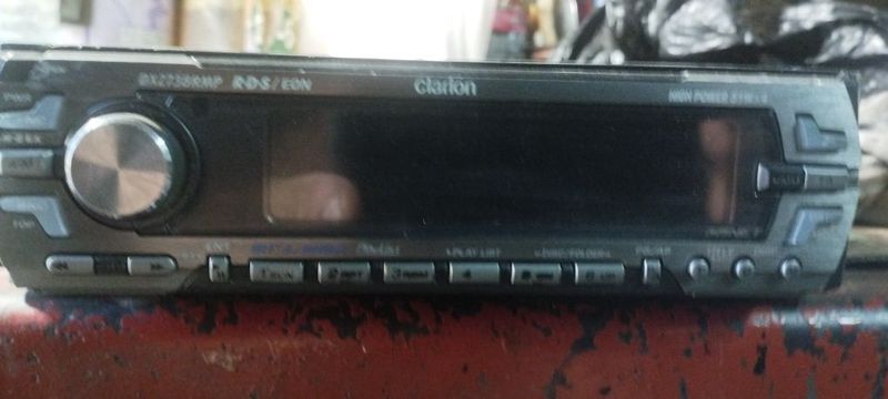 Продам автомагнитолу Clarion Продам автомагнитолу Clarion