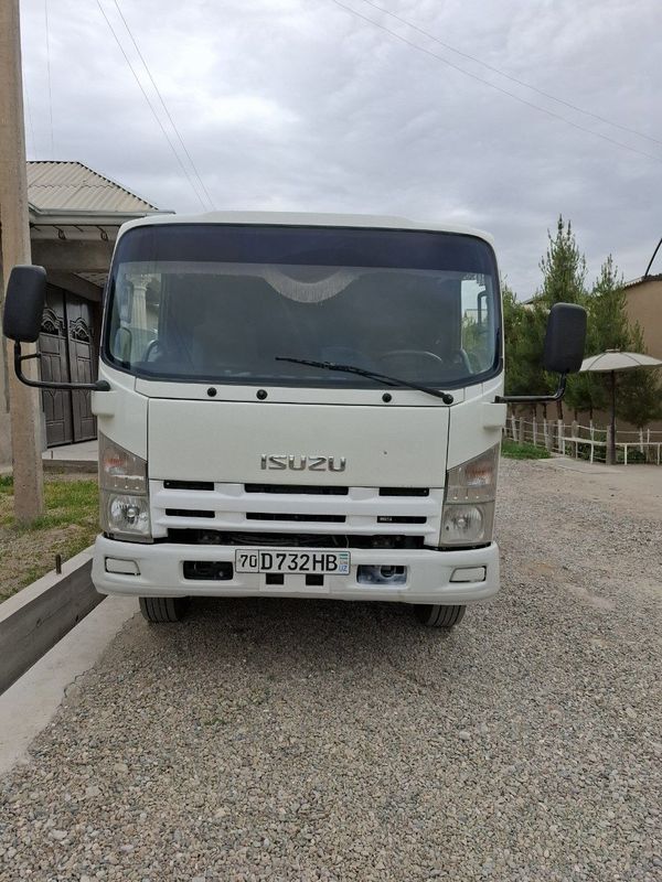 Isuzu suv Mashina vodavoz водавоз машина suv Isuzu suv Mashina vodavoz водавоз машина suv