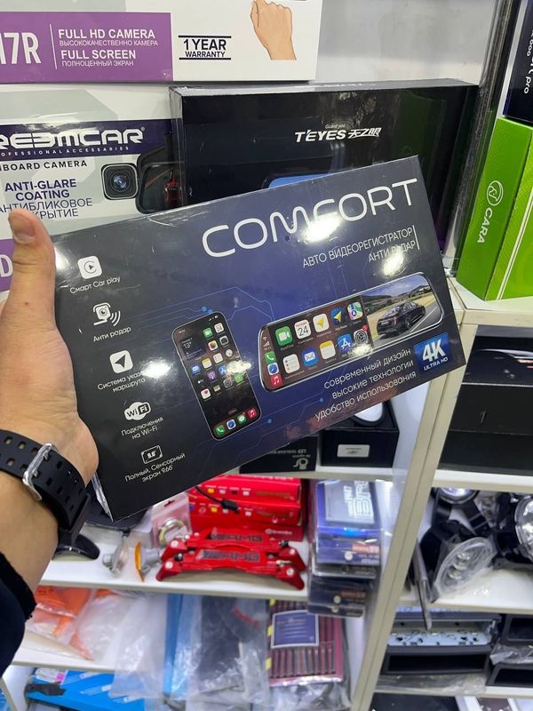 Видеорегистратор нового поколения в формате 4K Comfort Видеорегистратор нового поколения в формате 4K Comfort