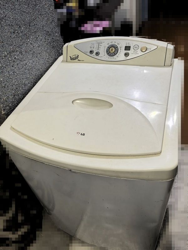 Продам стиральную машину на 10кг LG