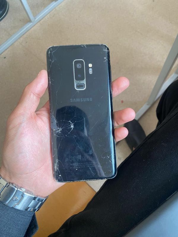 Samsung s 9 plus sotiladi obmen bor Samsung s 9 plus sotiladi obmen bor