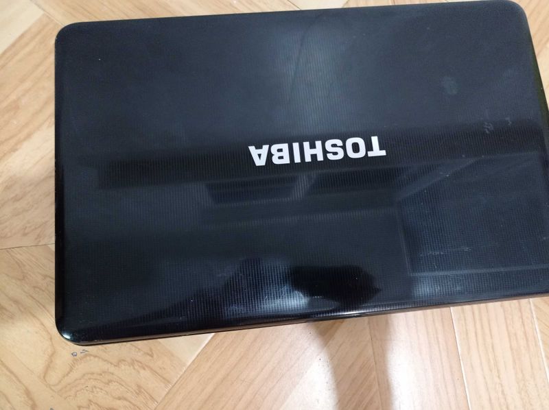 Ноутбук Toshiba DDR3 можно на запчасти Ноутбук Toshiba DDR3 можно на запчасти