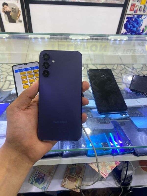 Samsung A15 sotiladi.