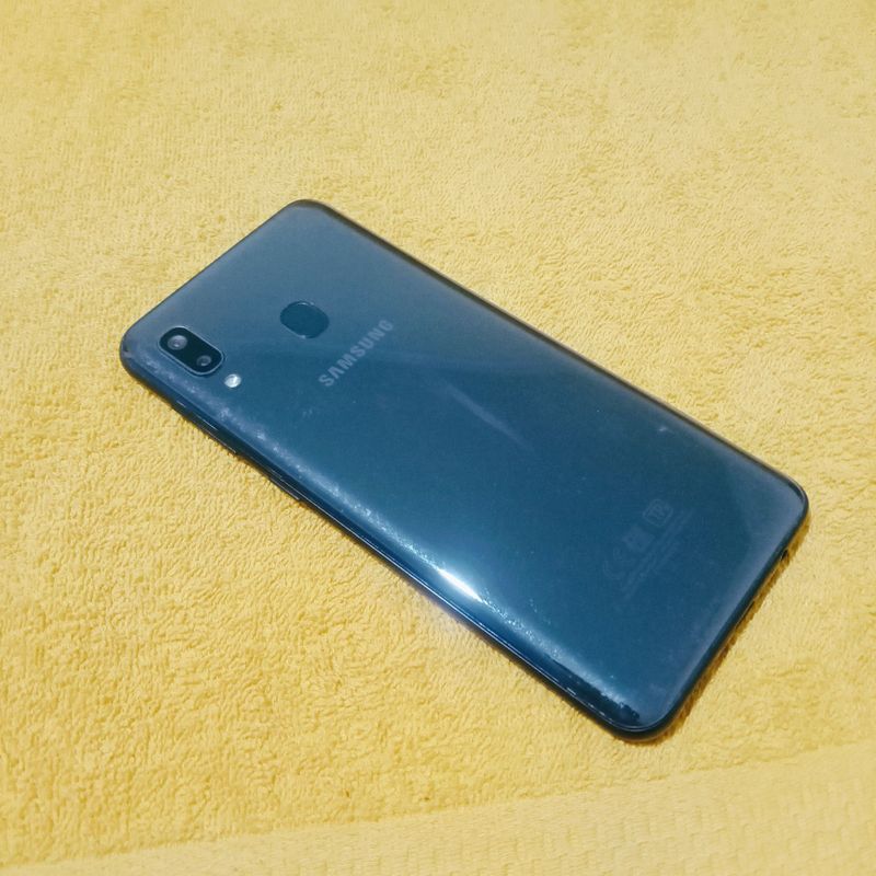 Samsung A30 sotiladi Samsung A30 sotiladi