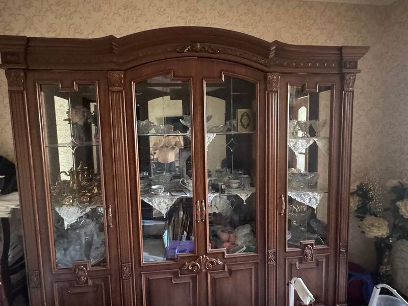 Продается стенка в хорошем состоянии