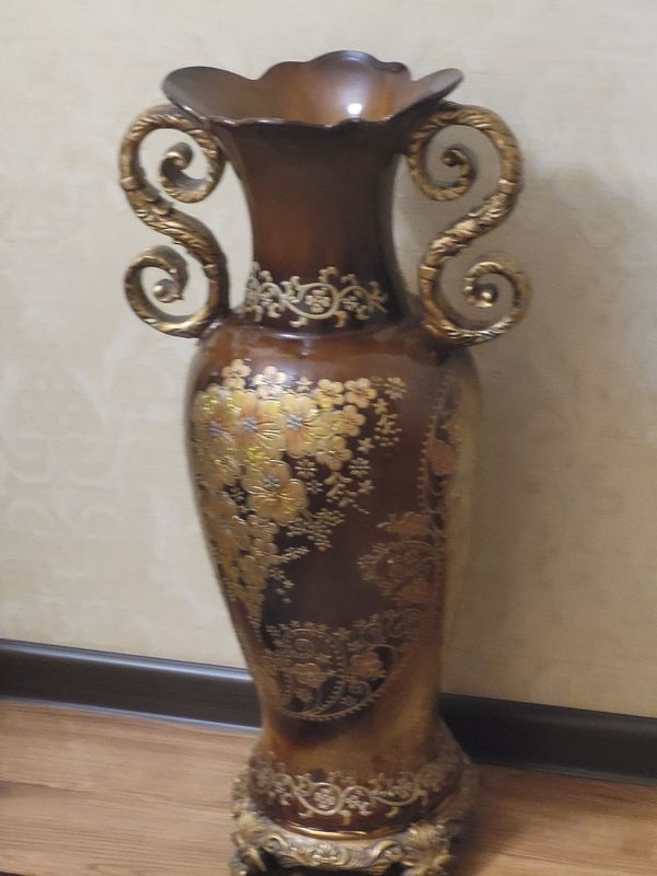 Продам вазу ( декор ) . Продам вазу ( декор ) .