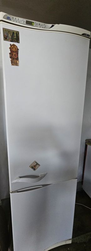 Продаю б/у холодильник Атлант Продаю б/у холодильник Атлант