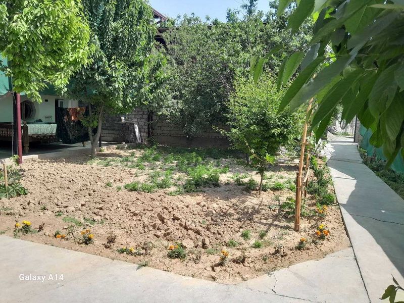 Nazarbek tumanida tayyor hovli uy sotiladi Nazarbek tumanida tayyor hovli uy sotiladi