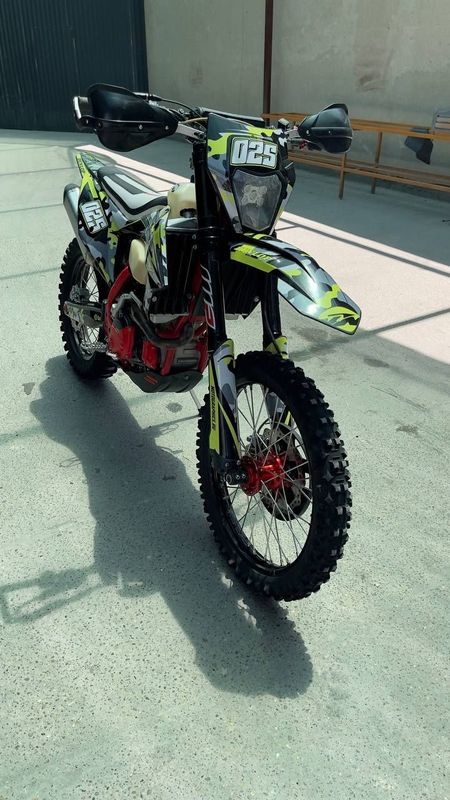 Enduro Zumav K9 300cc Enduro Zumav K9 300cc