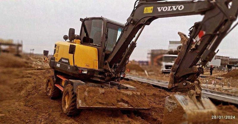 VOLVO ekskavator 60 tali B\u VOLVO ekskavator 60 tali B\u