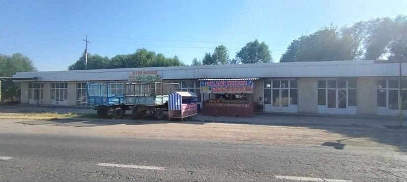 Uzun tumanida Savdo va xizmat ko`rsatish binosi sotiladi Uzun tumanida Savdo va xizmat ko`rsatish binosi sotiladi