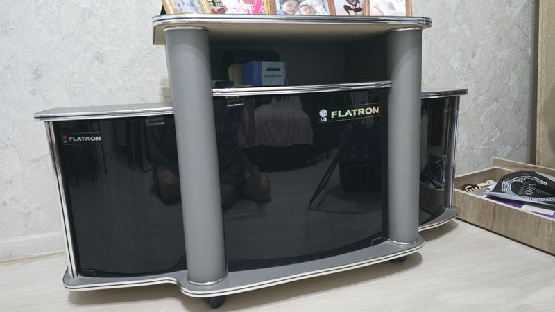 Продается подствка под телевизор в хорошем состоянии Продается подствка под телевизор в хорошем состоянии