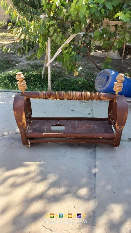 Beshik sotiladi. Beshik sotiladi.