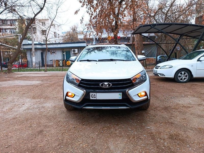 Продаётся Lada Vesta sw cross