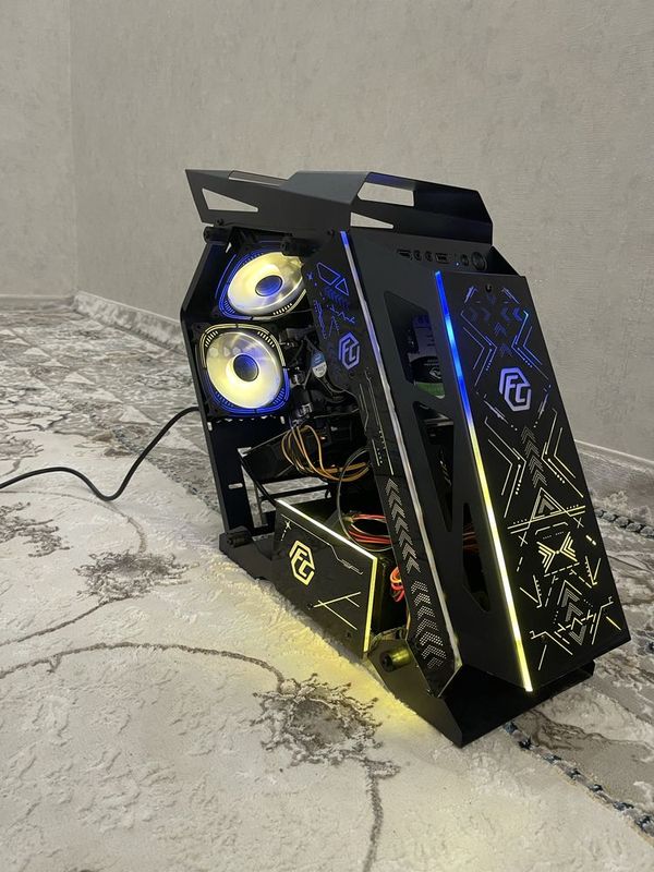 Игровой компьютерный кейс Игровой компьютерный кейс