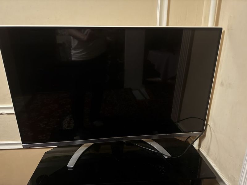 Televizor Roison 42 srochni sotiladi, Samarqand