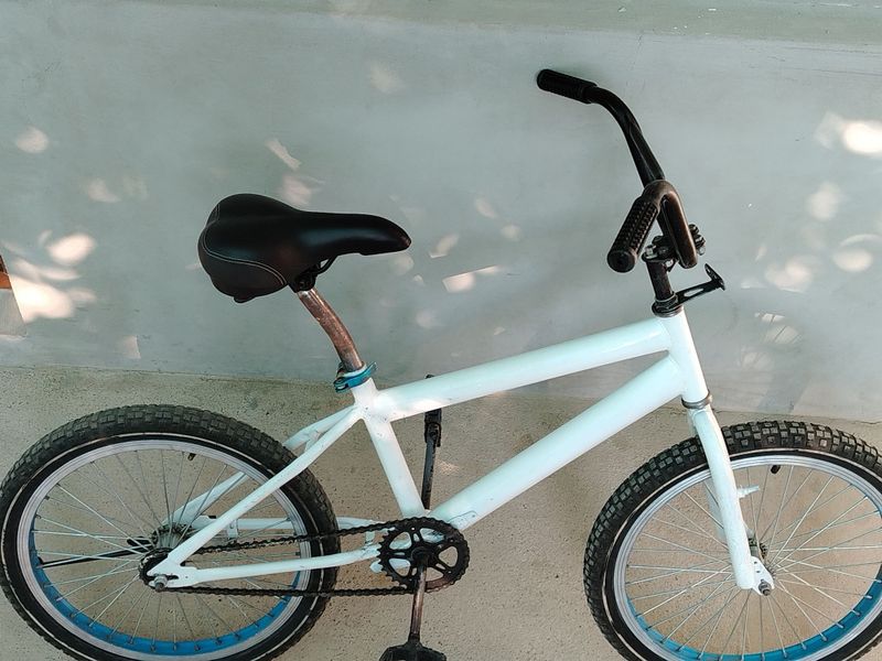 Velosiped sotiladi srochna razmeri 20 Velosiped sotiladi srochna razmeri 20