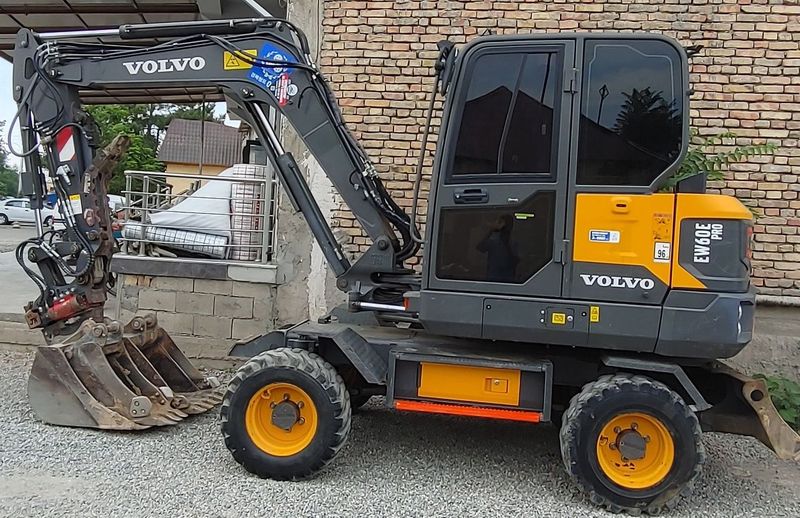 Ekskavator VOLVO EW60E PRO