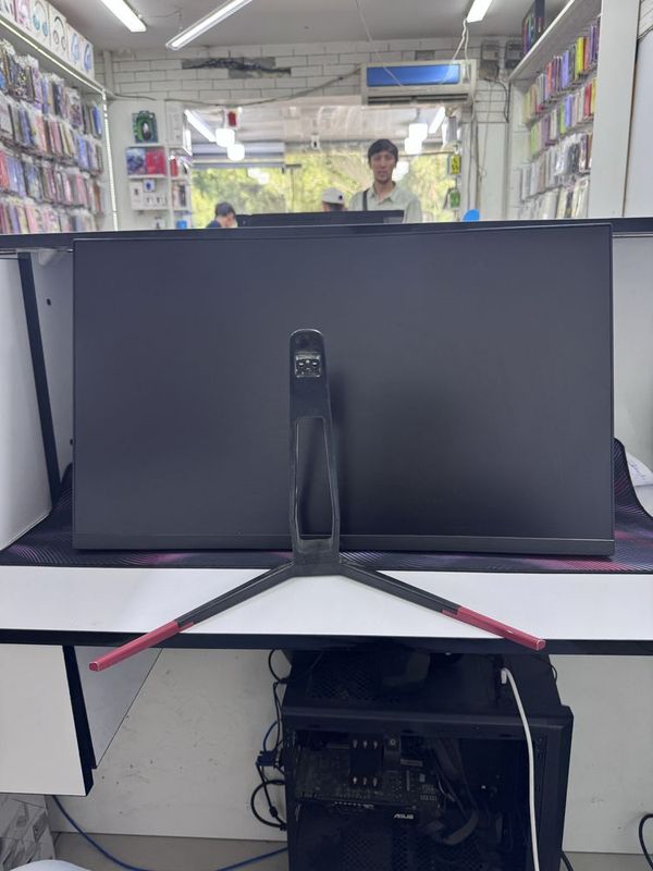 Alfa monitor sotiladi srochna 60hz Alfa monitor sotiladi srochna 60hz