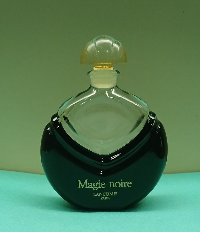 Lancome Magie noire.