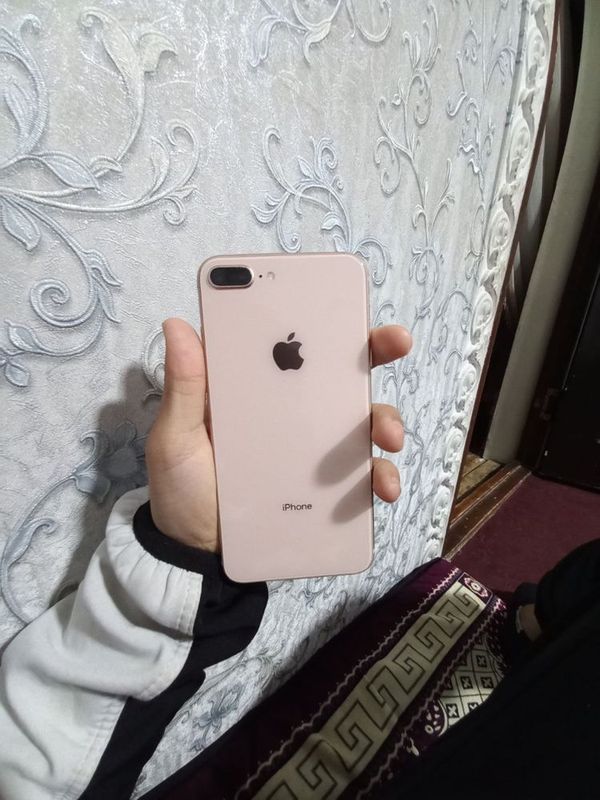 Iphone 8 plus srochna sotladi