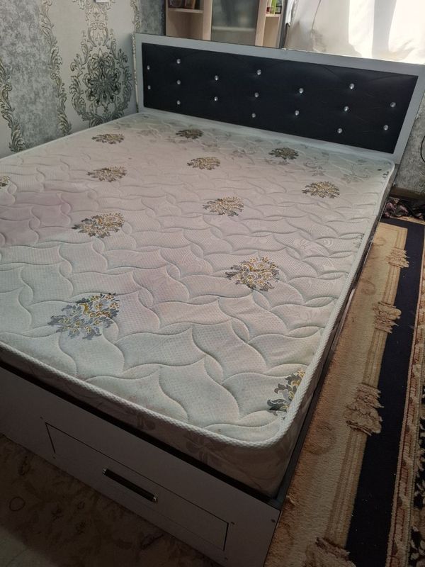 Спальный кровать Спальный кровать