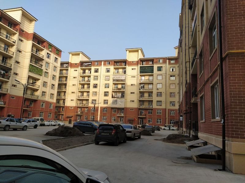 продается 1 комнатная квартира в яшнабадском районе 42 квадратов состо продается 1 комнатная квартира в яшнабадском районе 42 квадратов состо